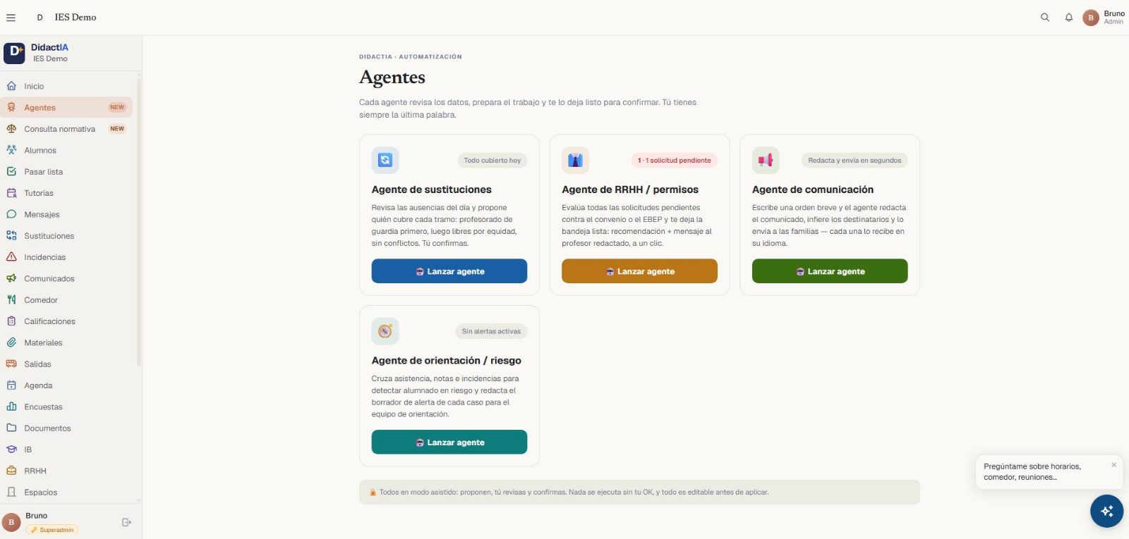 Panel de agentes de DidactIA: la IA revisa sustituciones, permisos y comunicación, y lo deja todo listo para confirmar